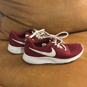 Nike Tanjun Red and White Sneakers